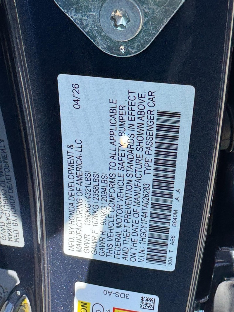 Honda Accord Sedan Vehicle Full-screen Gallery Image 24
