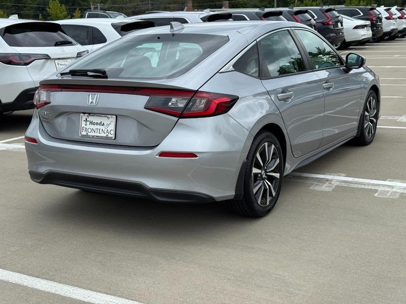 Honda Civic Hatchback Vehicle Full-screen Gallery Image 03