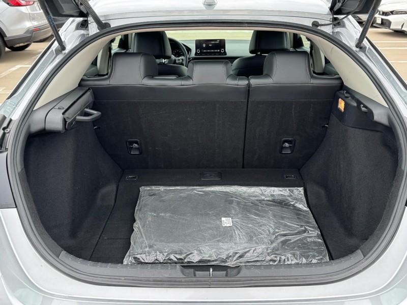 Honda Civic Hatchback Vehicle Full-screen Gallery Image 05