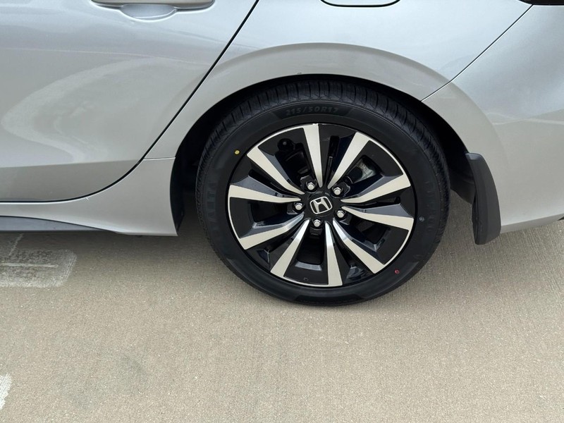 Honda Civic Hatchback Vehicle Full-screen Gallery Image 07