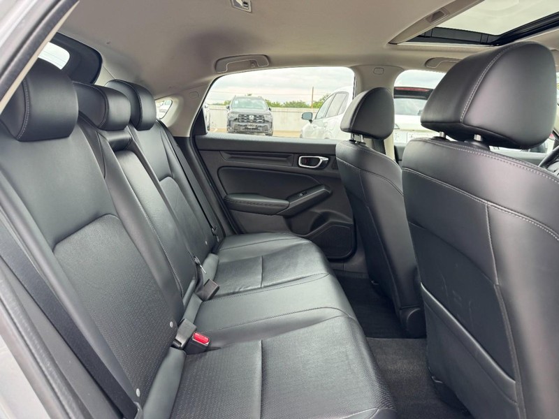 Honda Civic Hatchback Vehicle Full-screen Gallery Image 10