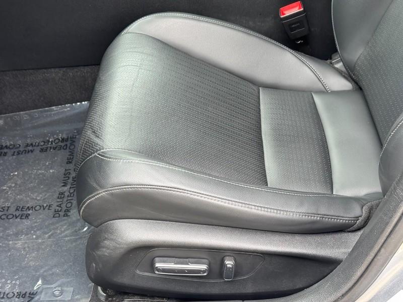 Honda Civic Hatchback Vehicle Full-screen Gallery Image 16