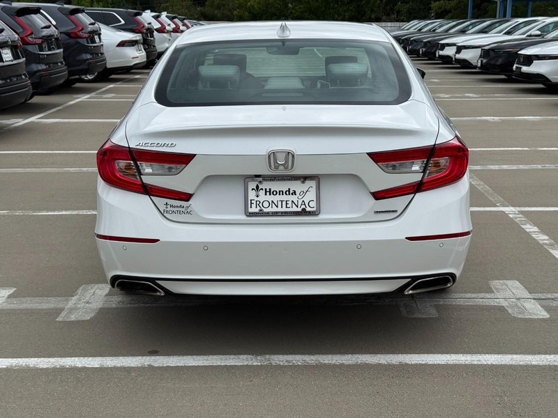 Honda Accord Sedan Vehicle Full-screen Gallery Image 04