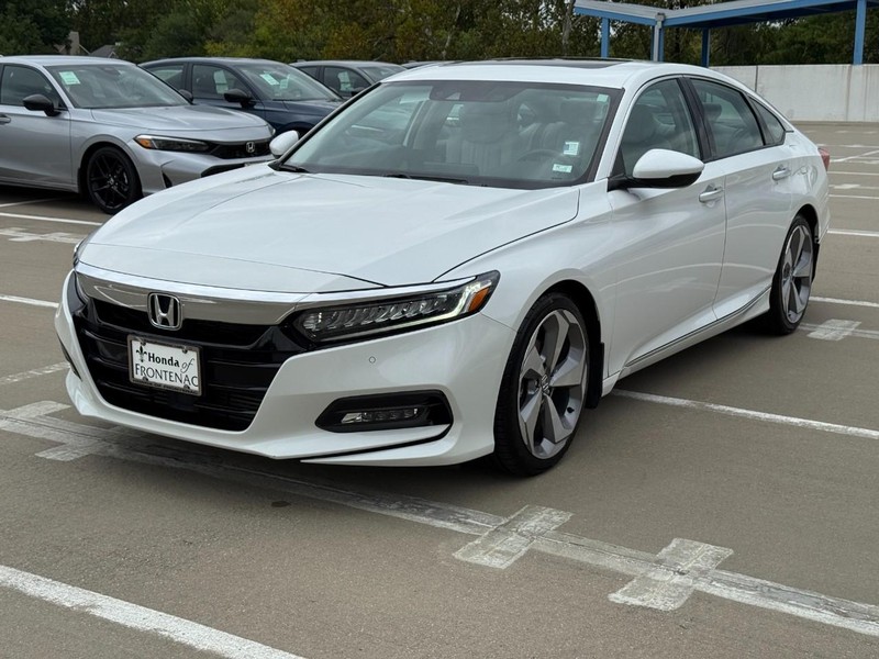 Honda Accord Sedan Vehicle Full-screen Gallery Image 09