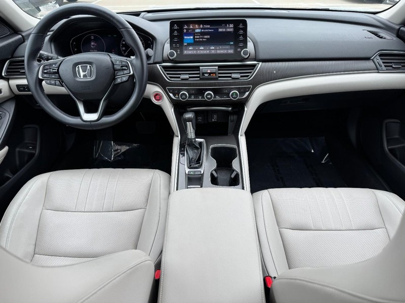Honda Accord Sedan Vehicle Full-screen Gallery Image 12