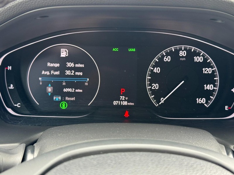Honda Accord Sedan Vehicle Full-screen Gallery Image 22