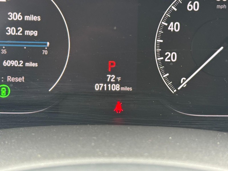 Honda Accord Sedan Vehicle Full-screen Gallery Image 23