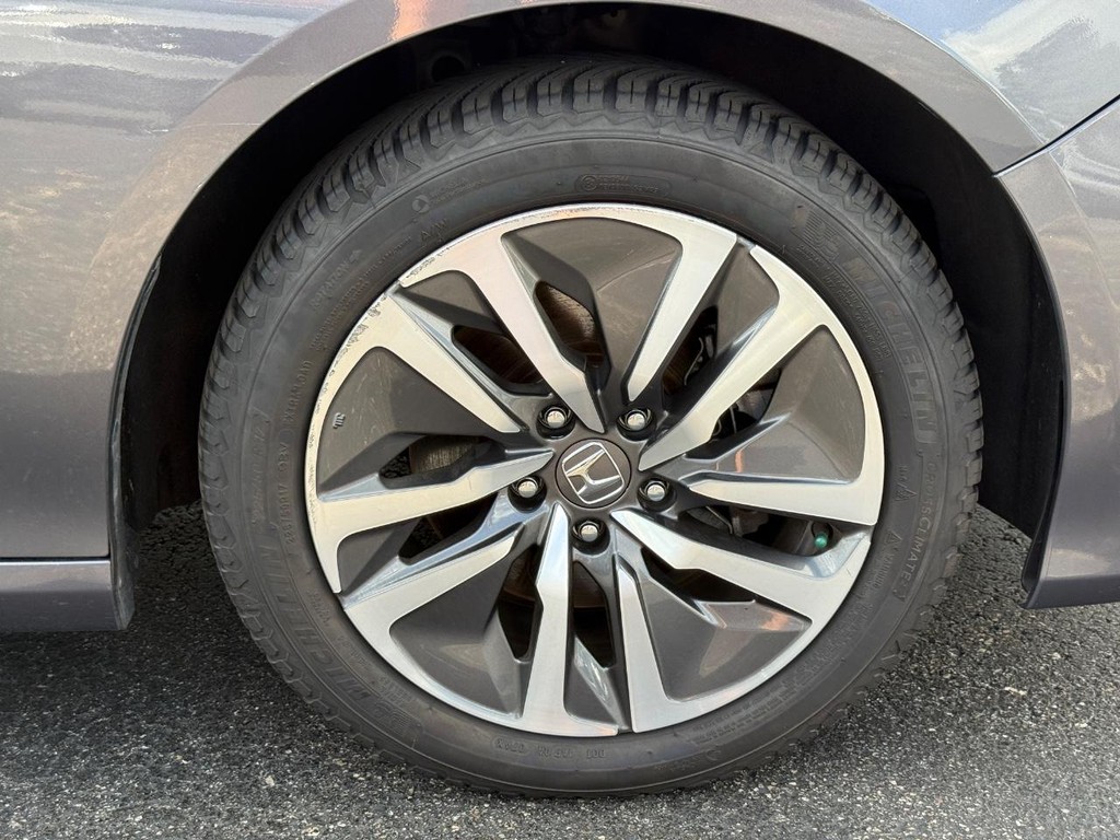 Honda Accord Hybrid Vehicle Full-screen Gallery Image 07