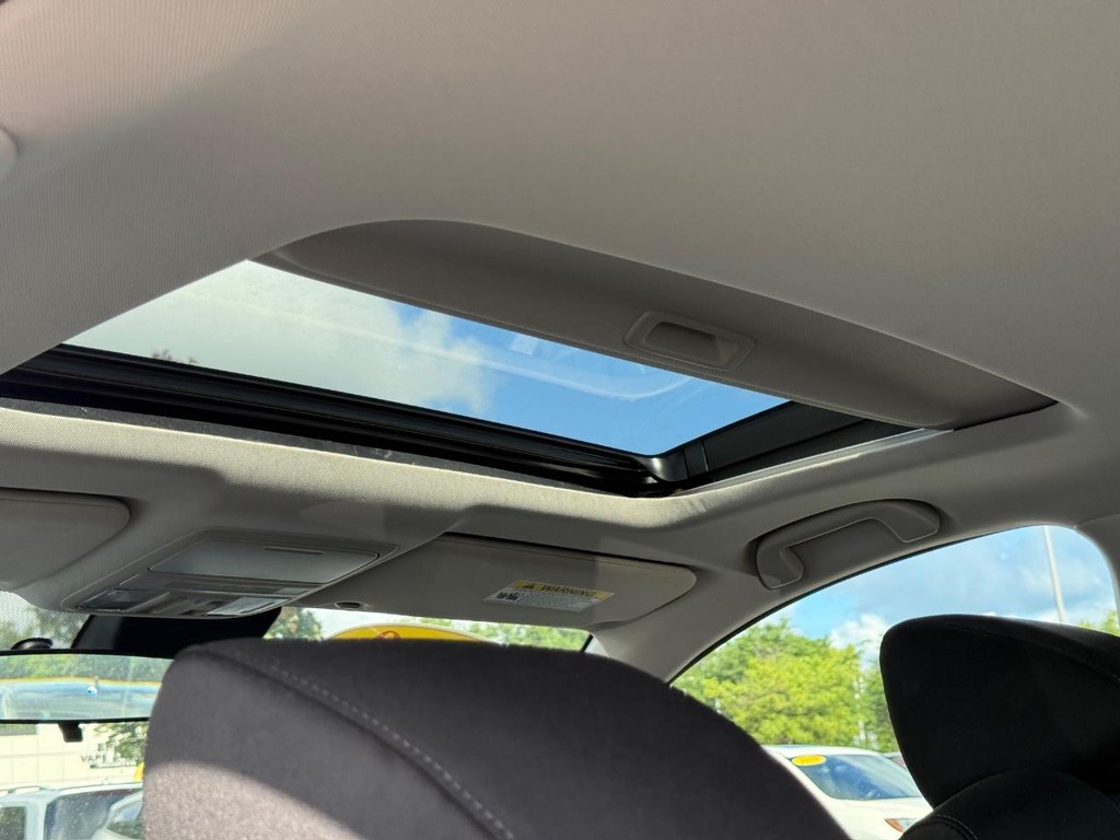 Honda Accord Hybrid Vehicle Full-screen Gallery Image 11