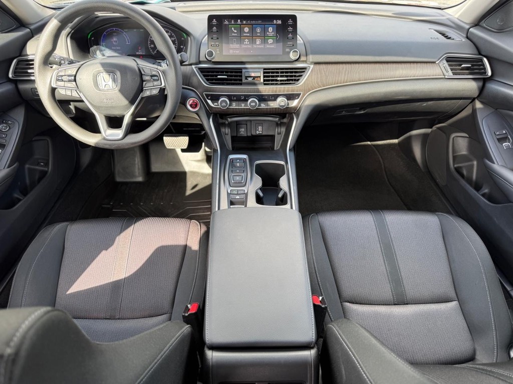 Honda Accord Hybrid Vehicle Full-screen Gallery Image 12