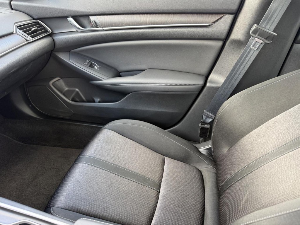 Honda Accord Hybrid Vehicle Full-screen Gallery Image 21