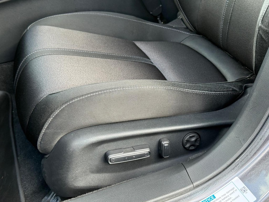 Honda Accord Hybrid Vehicle Full-screen Gallery Image 25