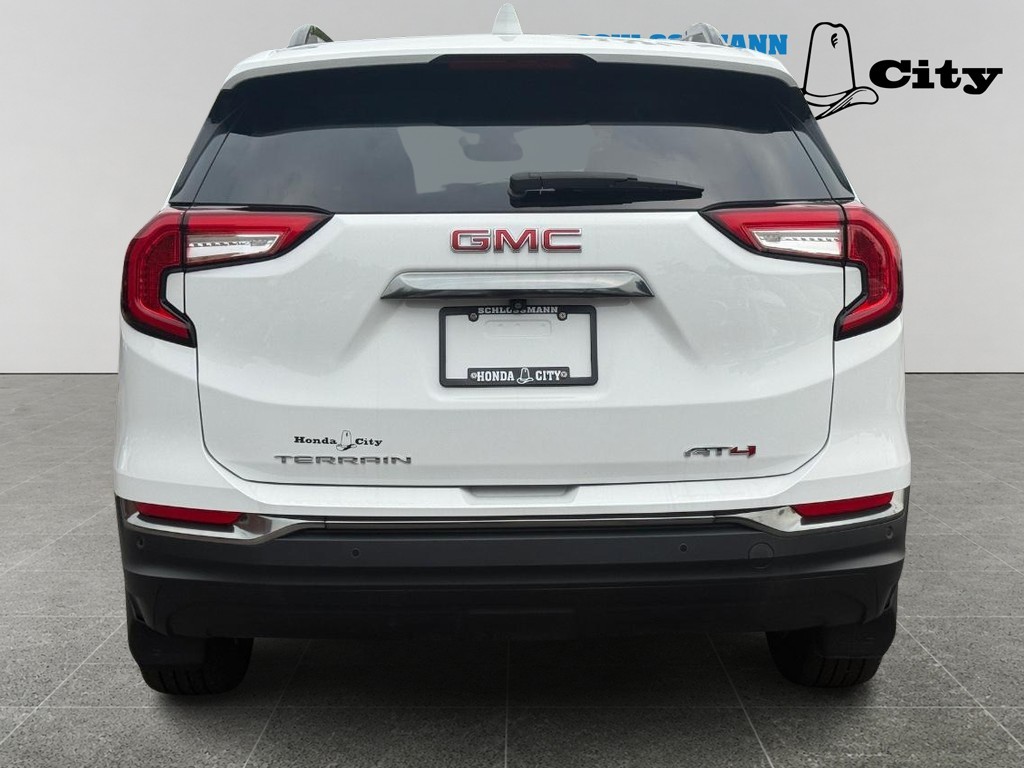 GMC Terrain Vehicle Full-screen Gallery Image 04