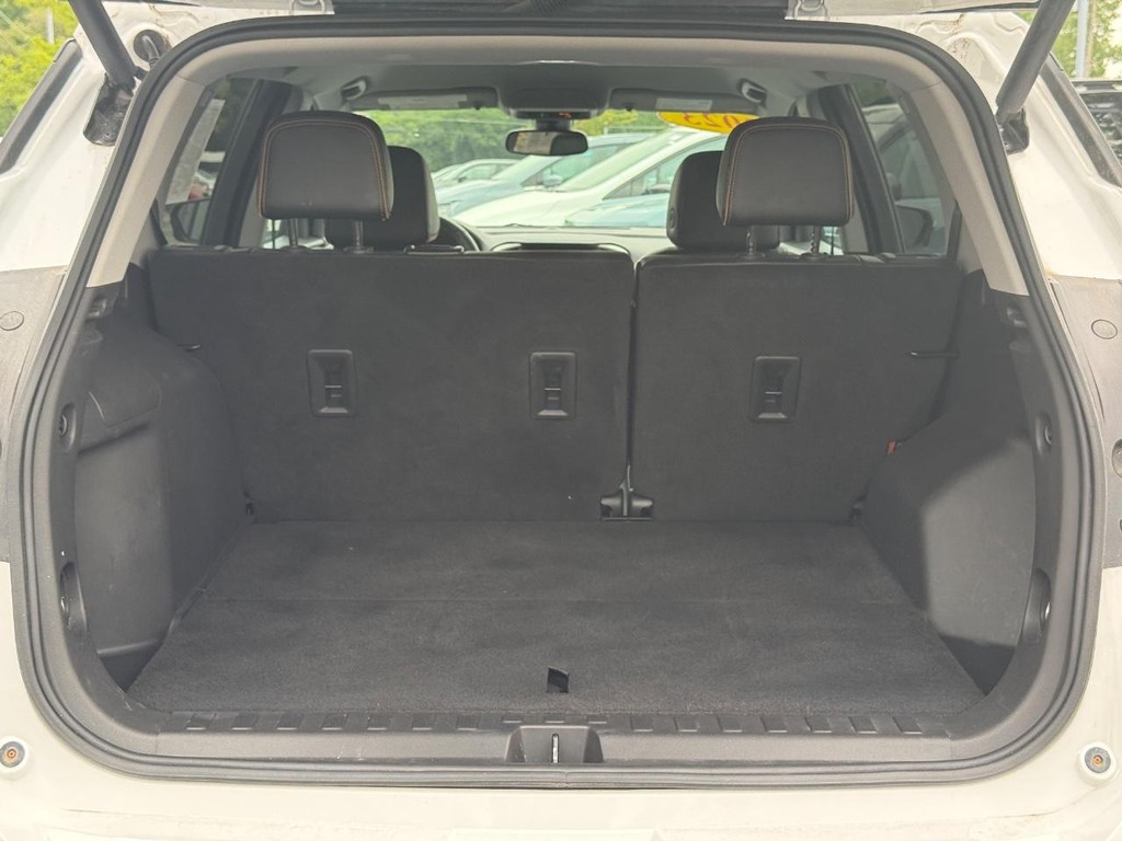 GMC Terrain Vehicle Full-screen Gallery Image 05