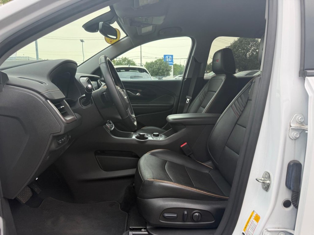 GMC Terrain Vehicle Full-screen Gallery Image 10