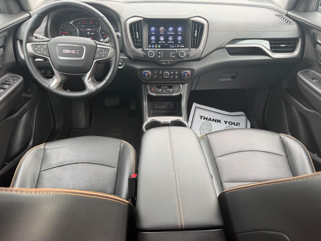 GMC Terrain Vehicle Full-screen Gallery Image 12