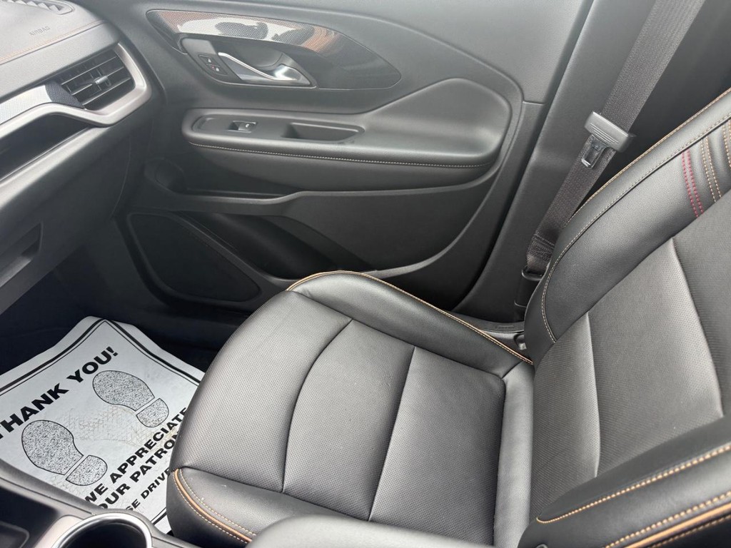GMC Terrain Vehicle Full-screen Gallery Image 17