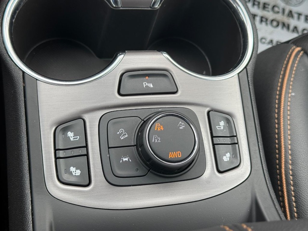 GMC Terrain Vehicle Full-screen Gallery Image 18