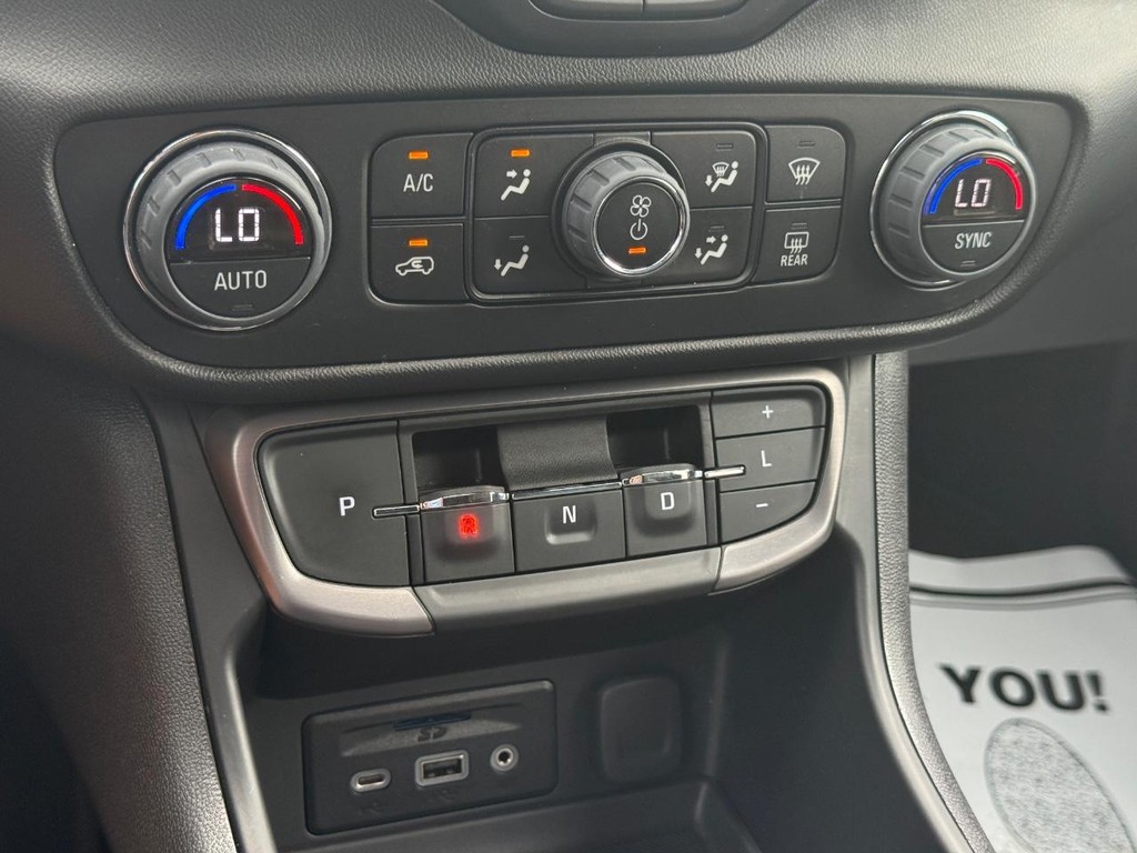 GMC Terrain Vehicle Full-screen Gallery Image 19