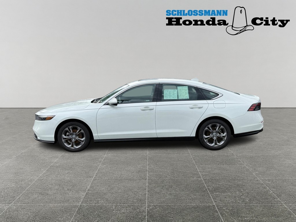 Honda Accord Sedan Vehicle Full-screen Gallery Image 02