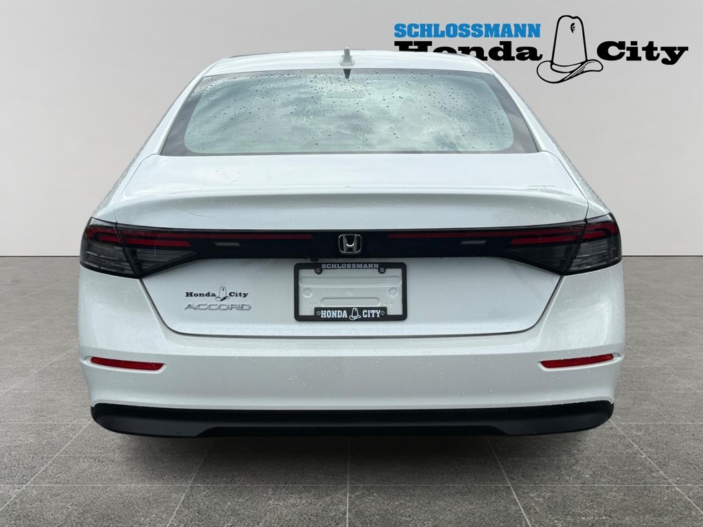 Honda Accord Sedan Vehicle Full-screen Gallery Image 04