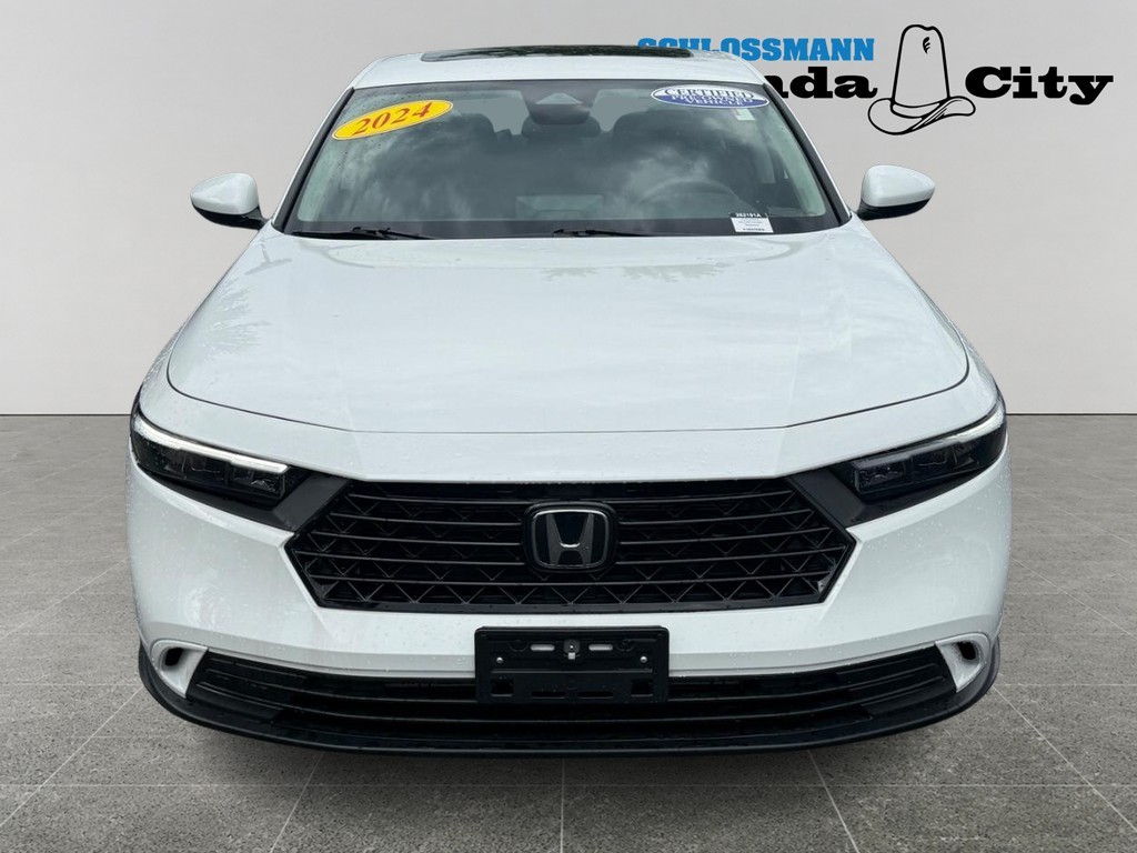 Honda Accord Sedan Vehicle Full-screen Gallery Image 09