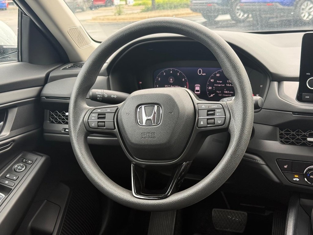 Honda Accord Sedan Vehicle Full-screen Gallery Image 14