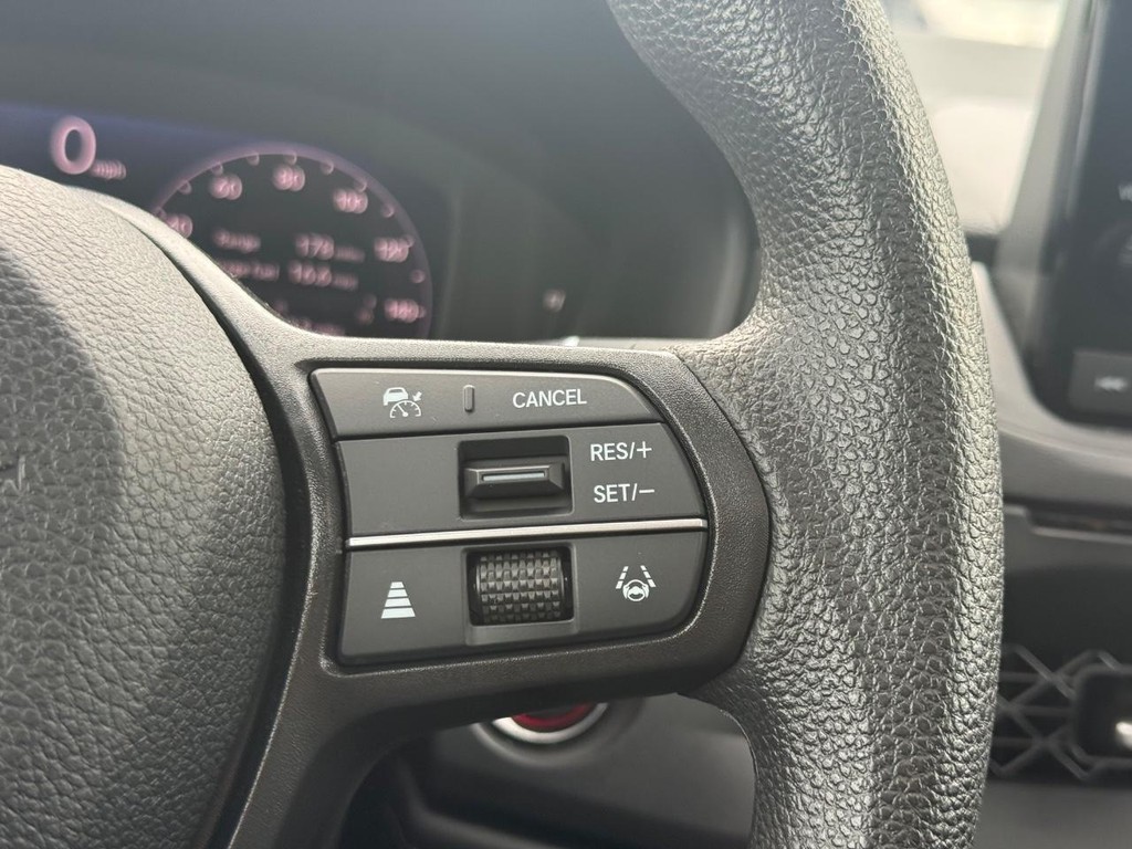 Honda Accord Sedan Vehicle Full-screen Gallery Image 16