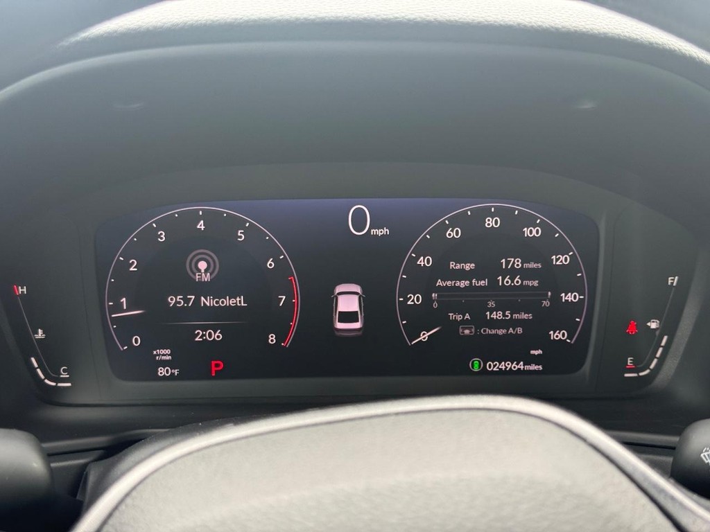 Honda Accord Sedan Vehicle Full-screen Gallery Image 22
