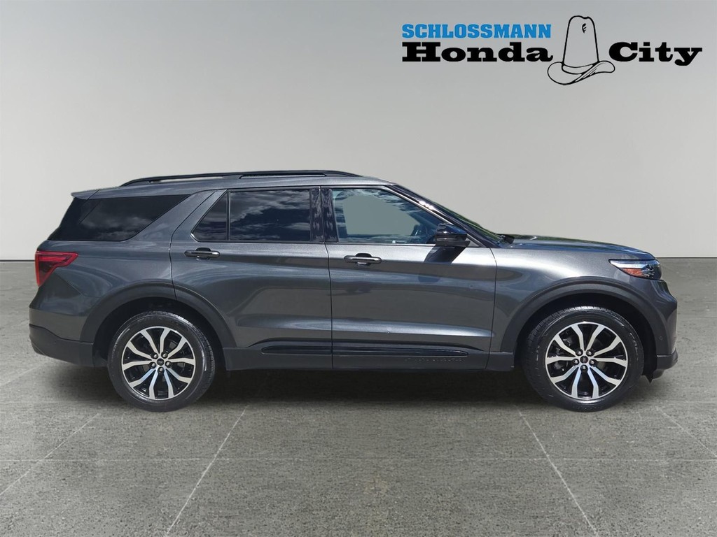 Ford Explorer Vehicle Full-screen Gallery Image 12