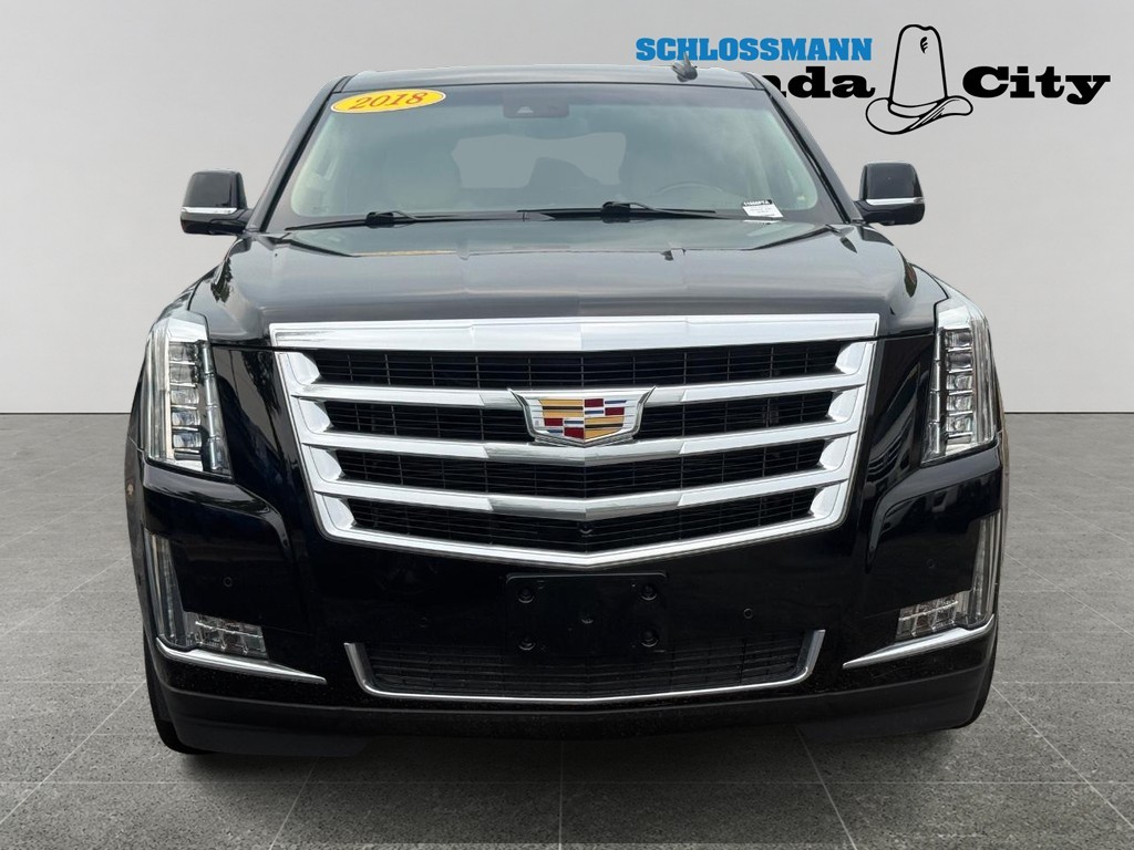 Cadillac Escalade Vehicle Full-screen Gallery Image 09