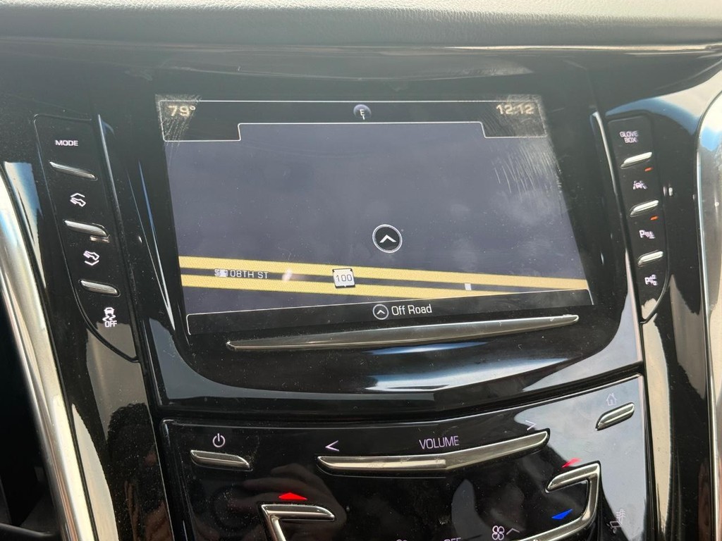 Cadillac Escalade Vehicle Full-screen Gallery Image 20