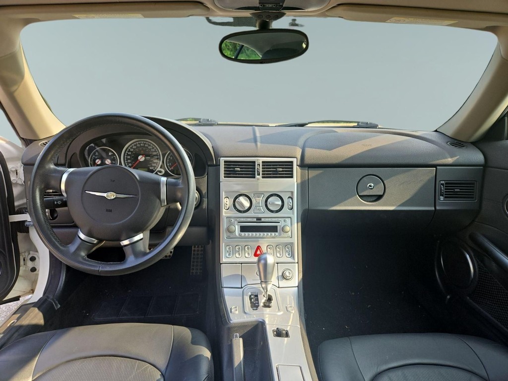 Chrysler Crossfire Vehicle Full-screen Gallery Image 05