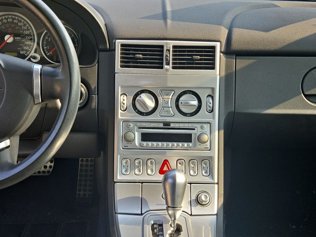 Chrysler Crossfire Vehicle Full-screen Gallery Image 06