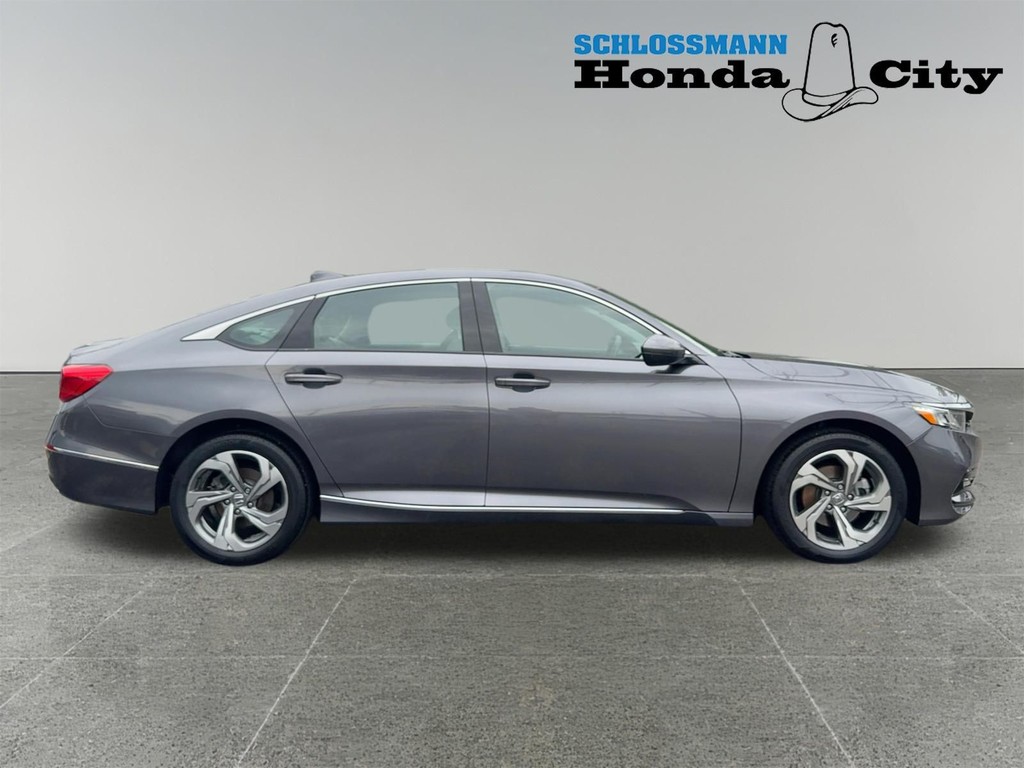 Honda Accord Sedan Vehicle Full-screen Gallery Image 06