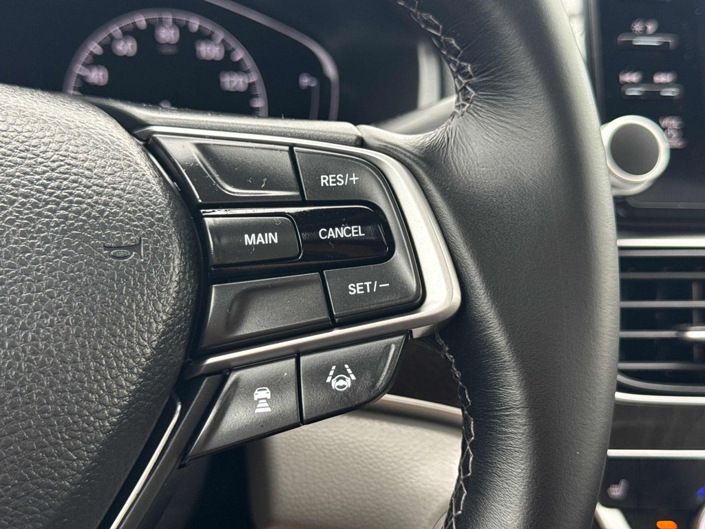 Honda Accord Sedan Vehicle Full-screen Gallery Image 12