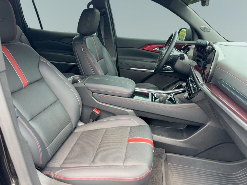 Chevrolet Traverse Vehicle Full-screen Gallery Image 11