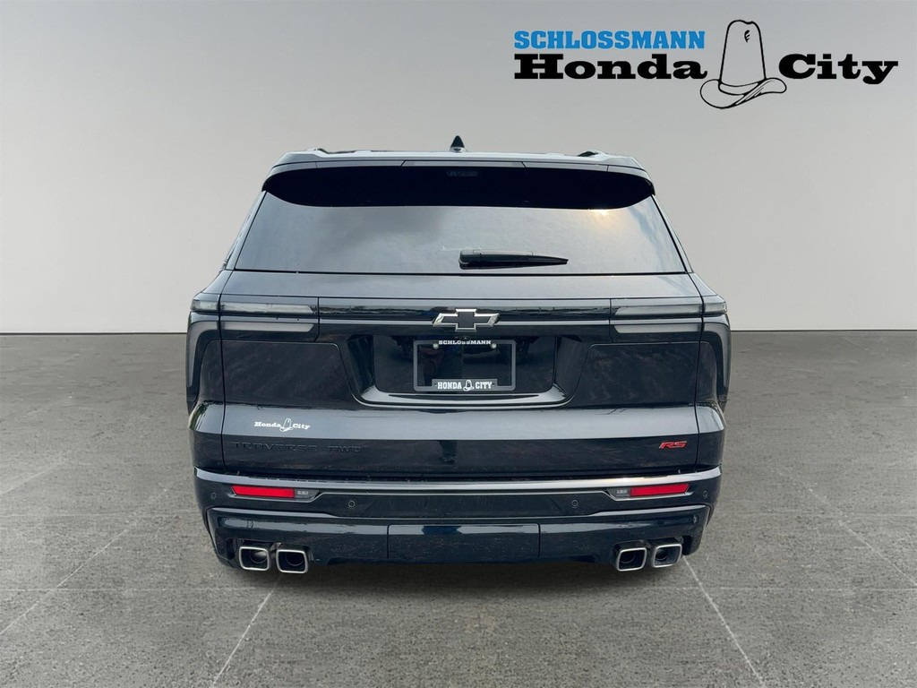 Chevrolet Traverse Vehicle Full-screen Gallery Image 12