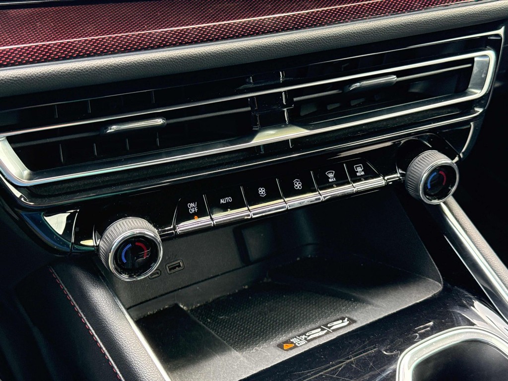 Chevrolet Traverse Vehicle Full-screen Gallery Image 22