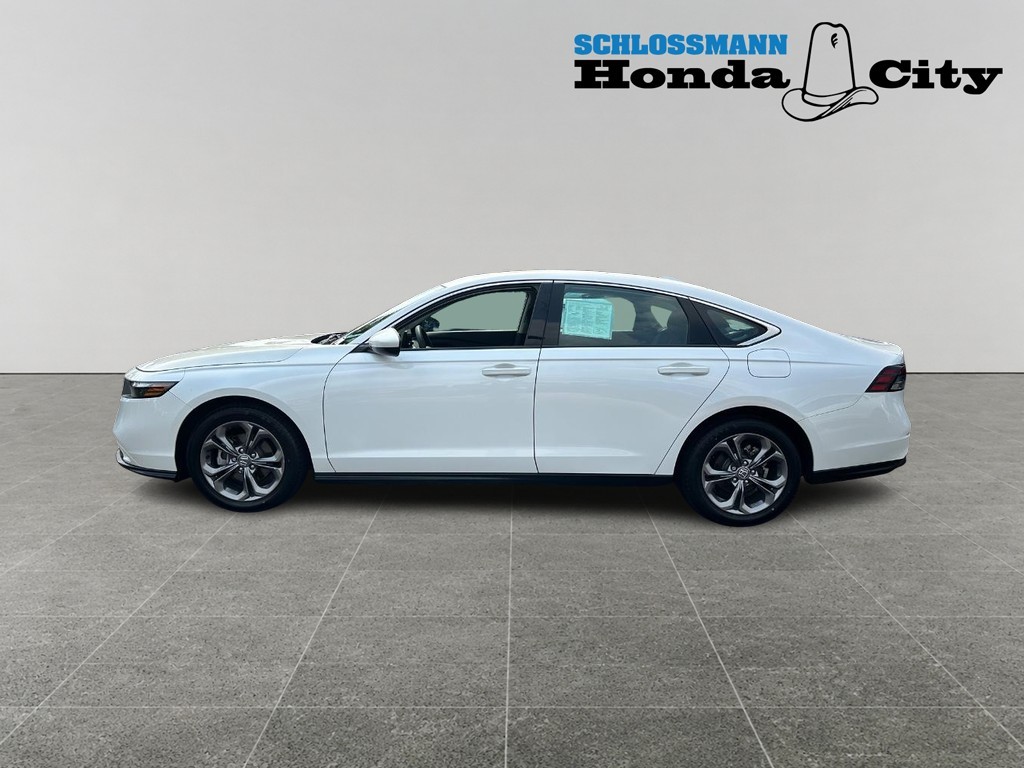 Honda Accord Sedan Vehicle Full-screen Gallery Image 02