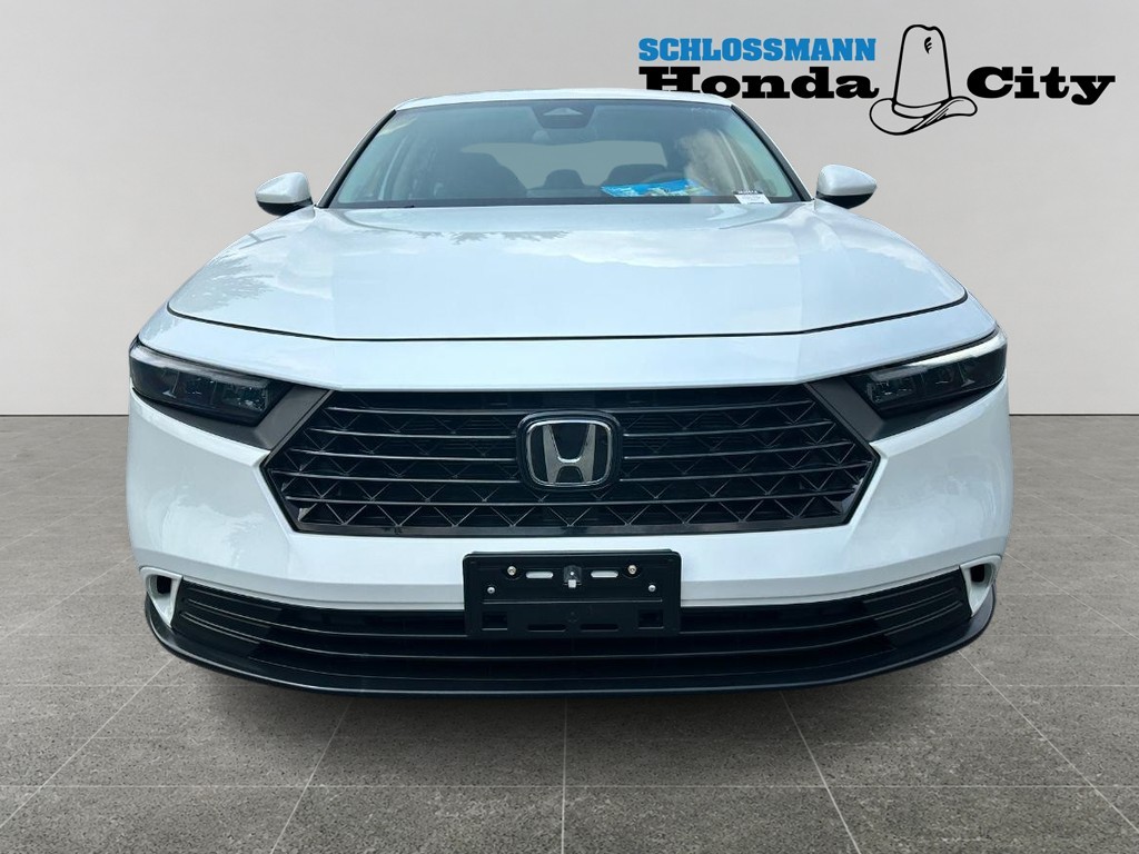 Honda Accord Sedan Vehicle Full-screen Gallery Image 09