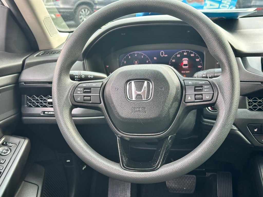 Honda Accord Sedan Vehicle Full-screen Gallery Image 13