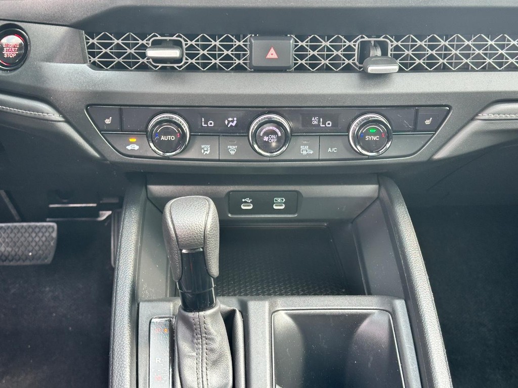 Honda Accord Sedan Vehicle Full-screen Gallery Image 15