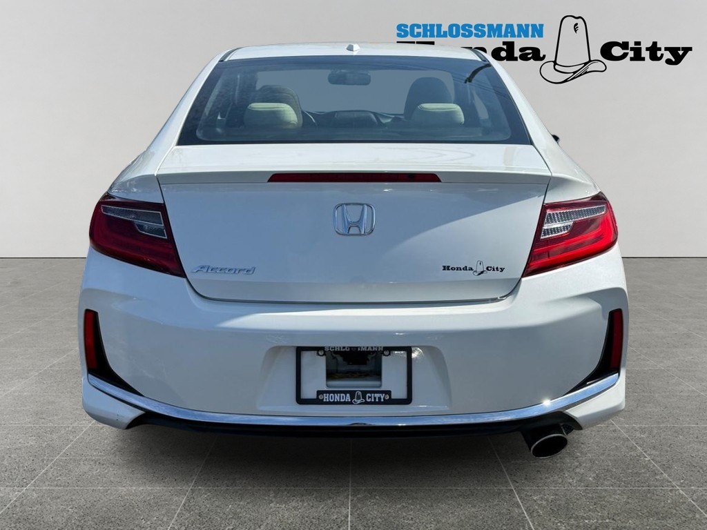 Honda Accord Coupe Vehicle Full-screen Gallery Image 04