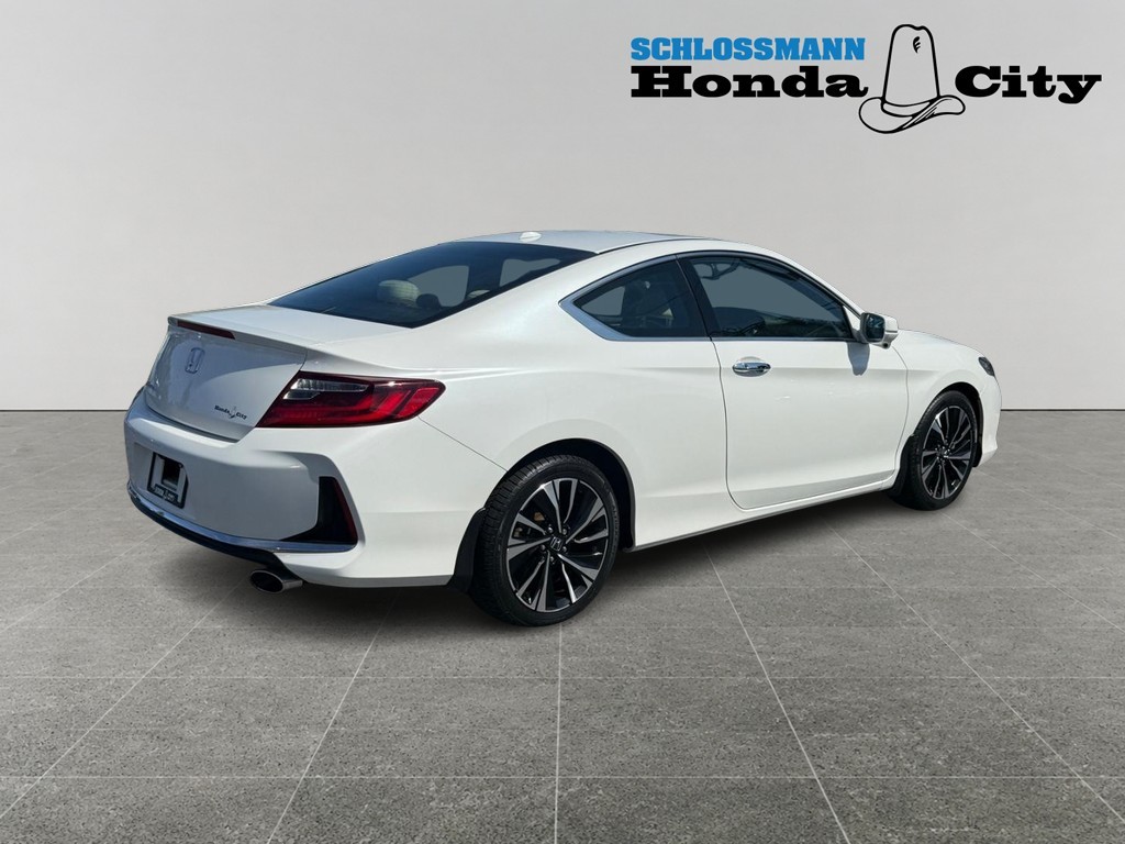 Honda Accord Coupe Vehicle Full-screen Gallery Image 05