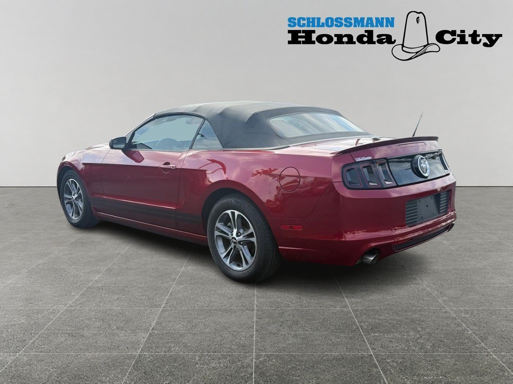 Ford Mustang Vehicle Full-screen Gallery Image 03