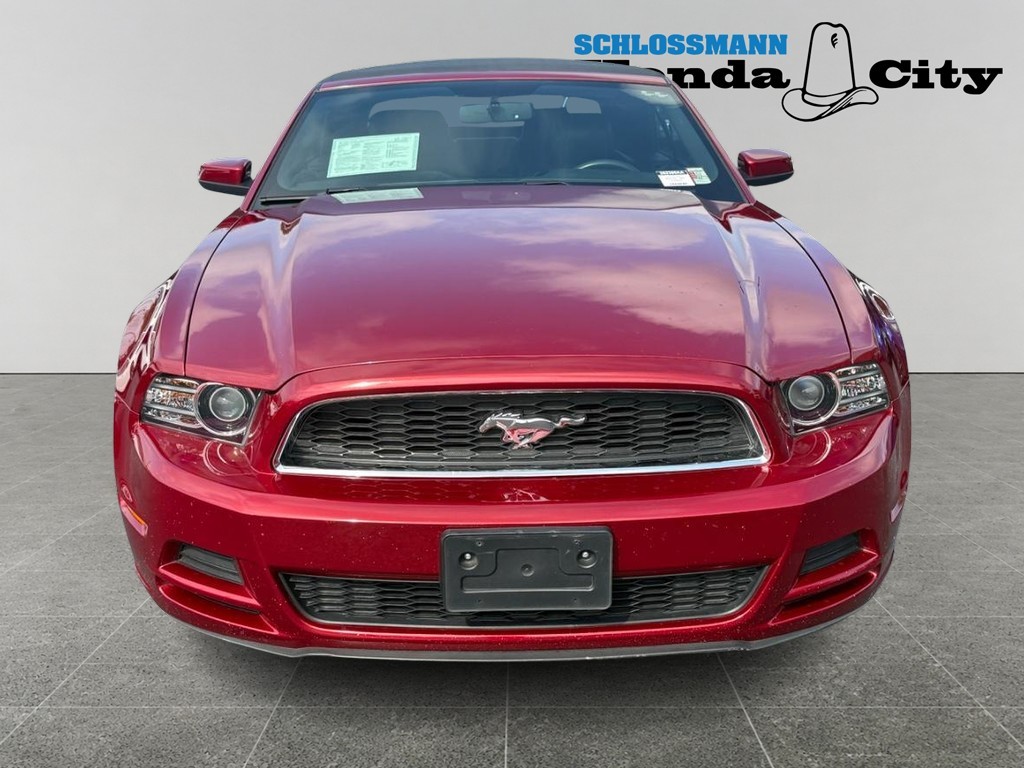 Ford Mustang Vehicle Full-screen Gallery Image 09