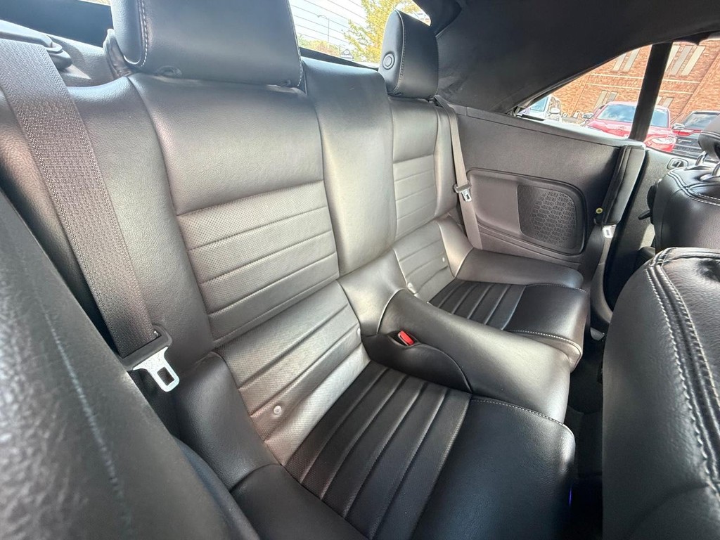 Ford Mustang Vehicle Full-screen Gallery Image 10