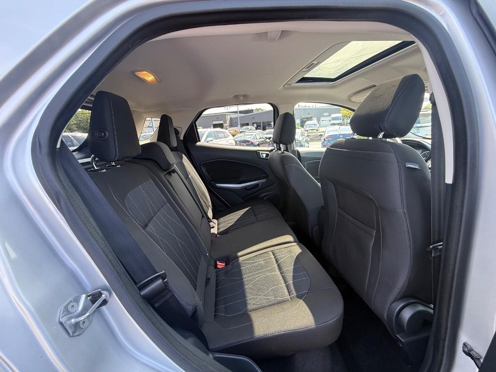Ford EcoSport Vehicle Full-screen Gallery Image 10