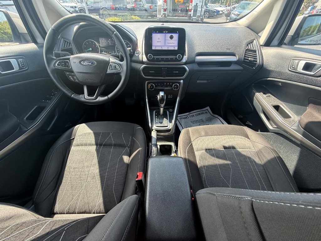 Ford EcoSport Vehicle Full-screen Gallery Image 12